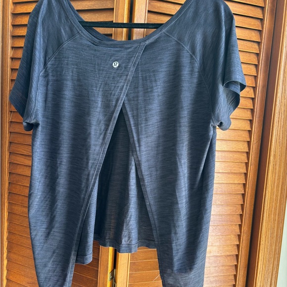 Lululemon Back In Action Short Sleeve
Heathered Viola / Black - Picture 5 of 5